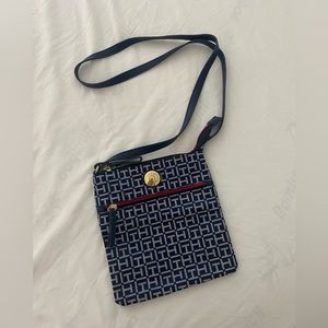 Tommy Hilfiger Crossbody Bag